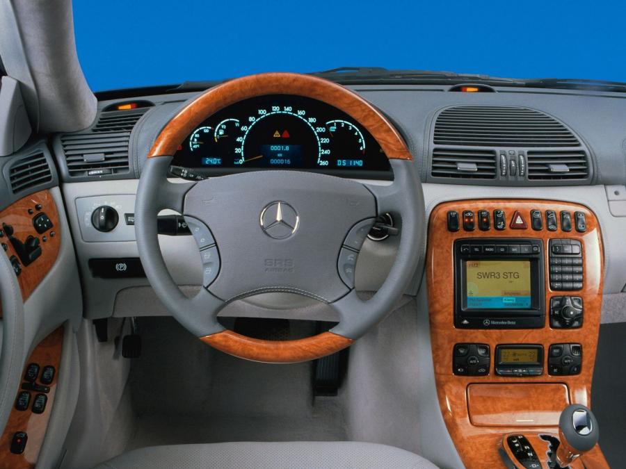  Mercedes-Benz CL500 1999 года  (фото 27 из 30)